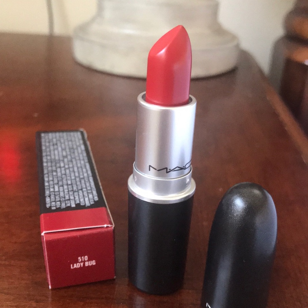 NWT Mac Lustre Lipstick